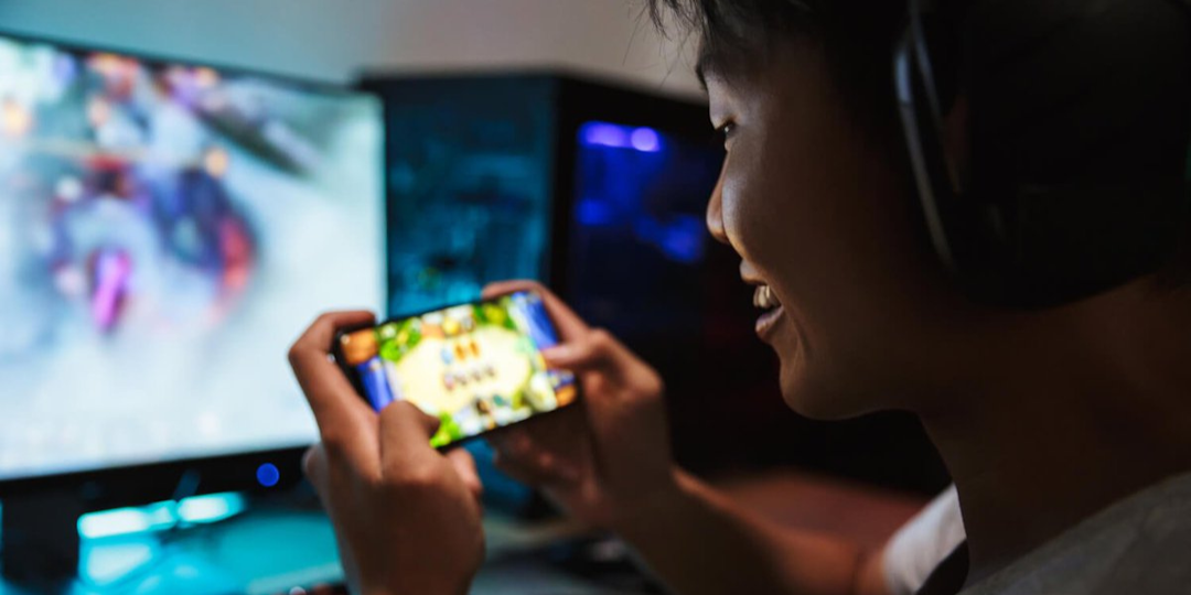 Gamer exploring free online gaming